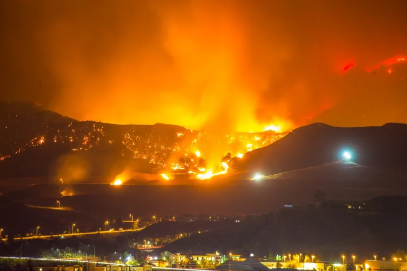 Des feux de forêt ont ravagé des quartiers entiers de Los Angeles au début de l’année 2025.