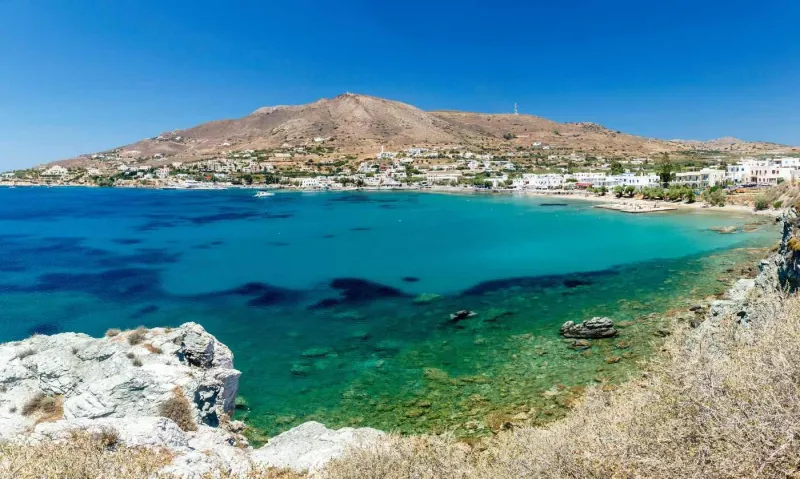 La plage de Finikas sur l'île de Syros.