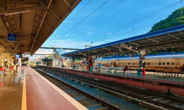 Il est possible de réserver vos billets directement en gare en Inde, comme ici à Thiruvananthapuram.