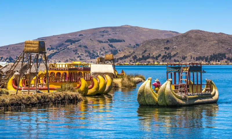 Les îles Uros sur le lac Titicaca au Pérou