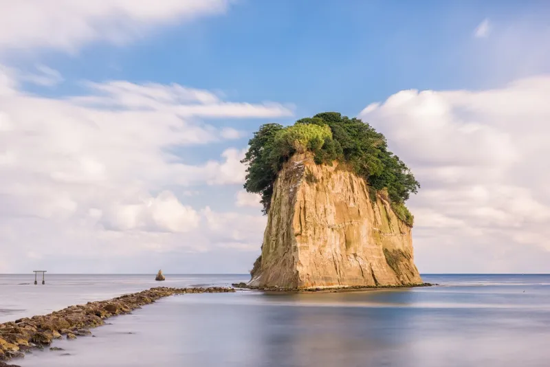 L’île de Mitsukejima se trouve dans la préfecture d’Ishikawa, au nord de la péninsule de Noto.