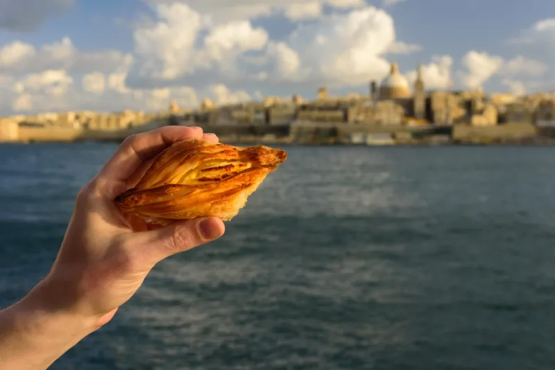 Le Pastizz est la pâtisserie traditionnelle de La Valette.