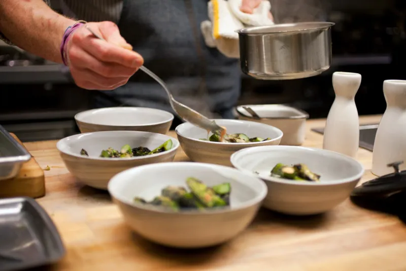 A San Francisco, les restaurants ouvrent dès 17 h 30.
