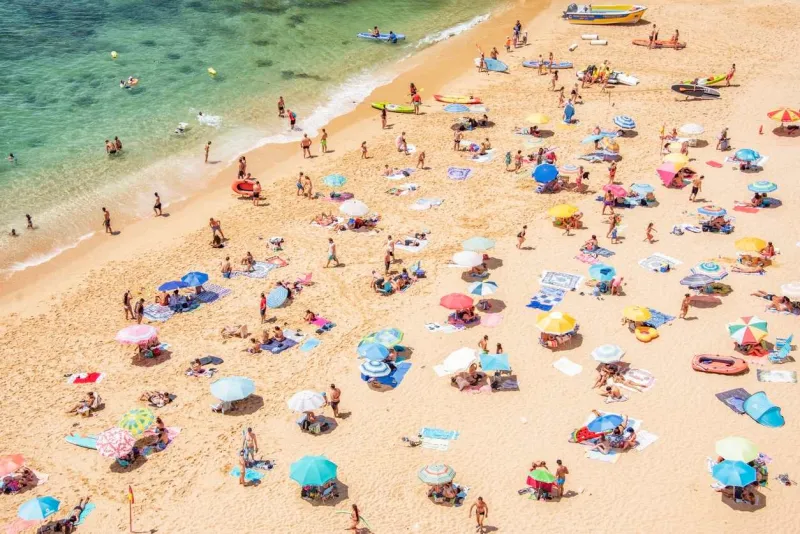 Même à la plage, veillez à ne jamais laisser vos effets personnels sans surveillance.