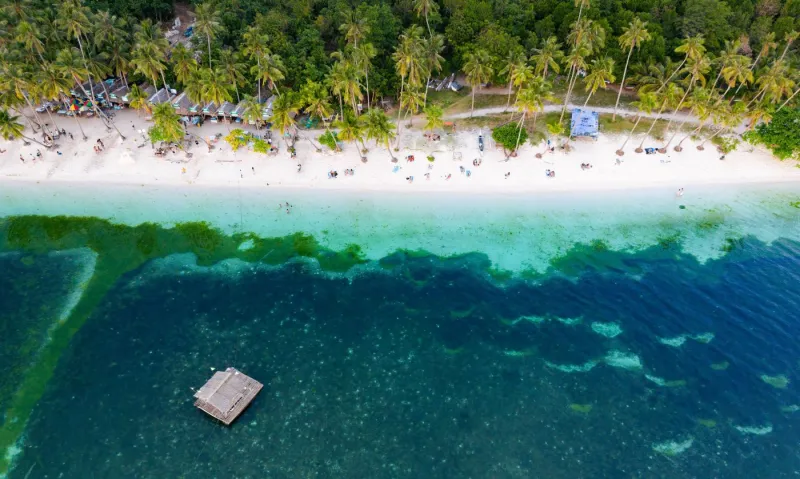 Plage de Paliton à Siquijor aux Philippines