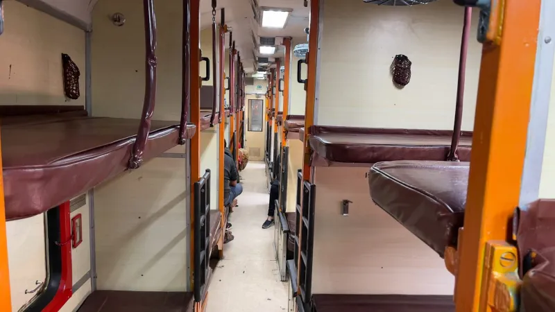 Un train couchette en Inde.