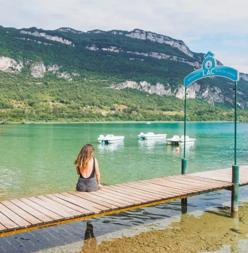 La plage de Châtillon sur le lac du Bourget.