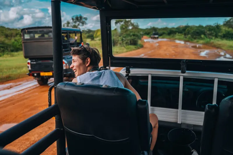 En moyenne, il faut compter 40 à 70 USD par personne pour un safari partagé en jeep.