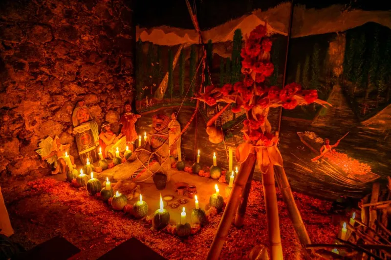 Une ofrenda dans le cimetière de Mixquic.