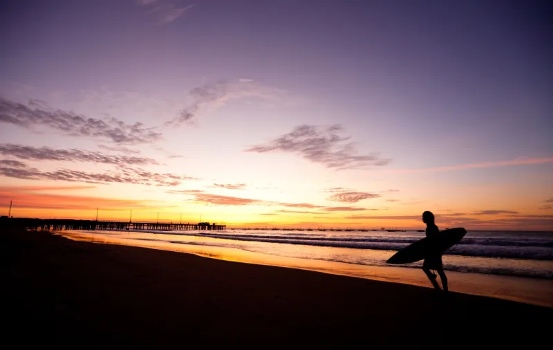 Un magnifique coucher de soleil sur la plage de Lobitos.