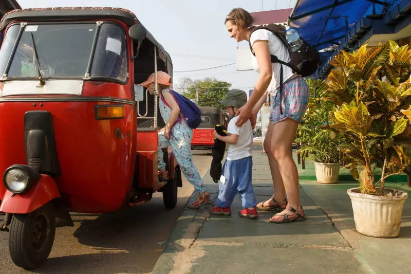 Le tuk-tuk est idéal pour de courts trajets.