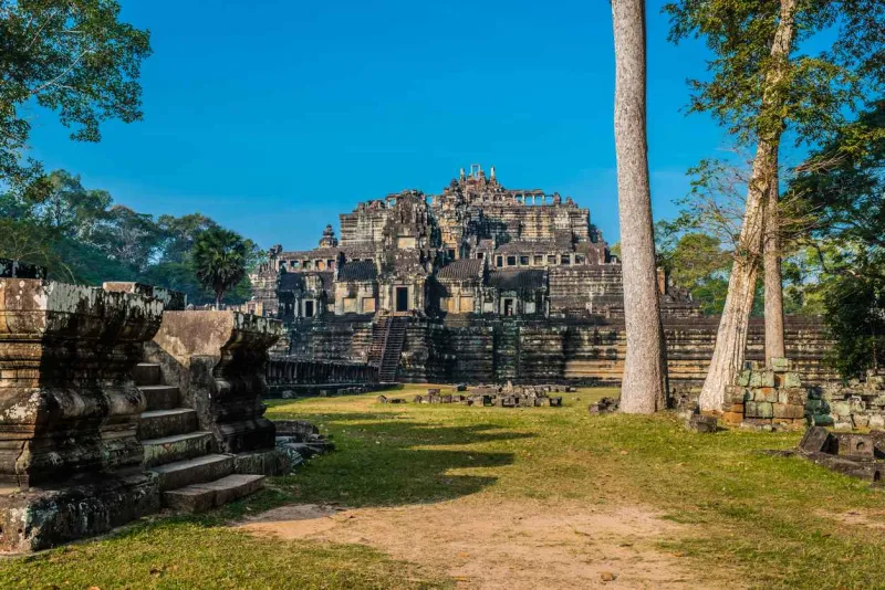 Le temple de Baphuon sur le site d'Angkor Thom.