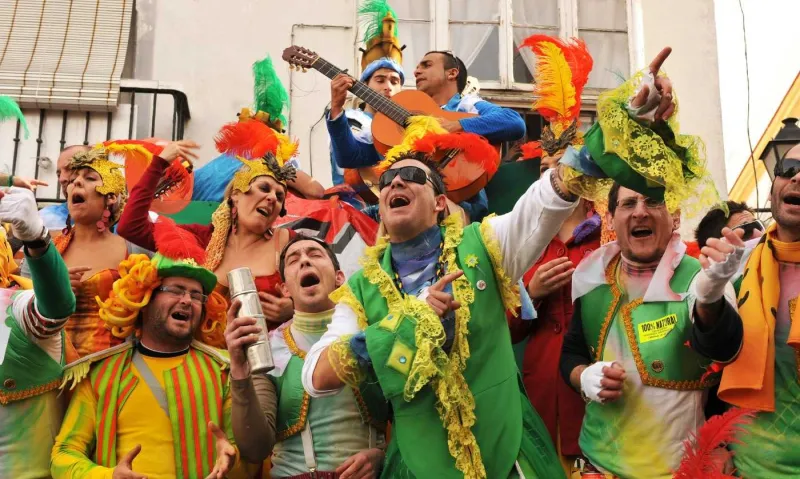 Le carnaval de Cadix est le plus grand d'Espagne.