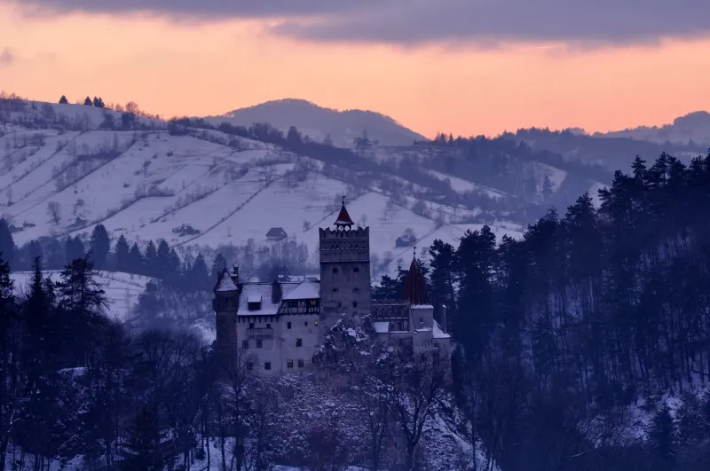 Le château de Bran, en Roumanie, offre chaque Halloween une soirée hantée digne du légendaire comte Dracula.