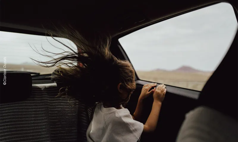 "Le vent dans tes cheveux défaits"