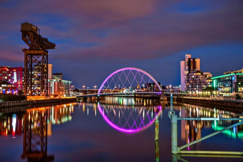 Glasgow séduit par son énergie créative et moderne.