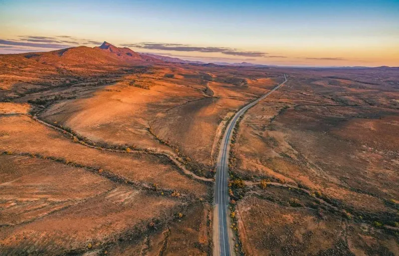Le parc national d’Ikara–Flinders Ranges dévoile des paysages spectaculaires.