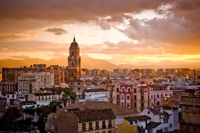 En hiver, Malaga offre un séjour ensoleillé à petit prix.