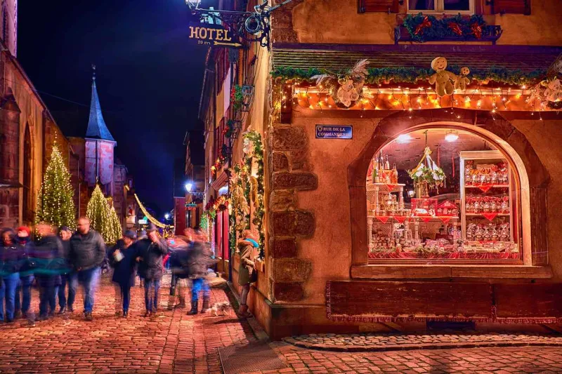 À Noël, Kaysersberg se transforme en village de conte de fées.
