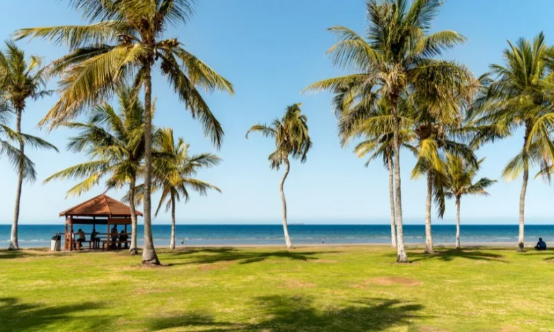 Qurum est la plage la plus populaire de Mascate.