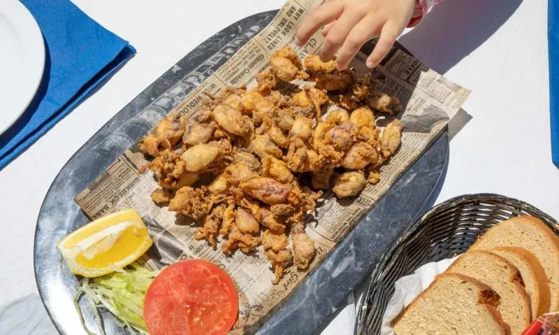 Cadix est réputée pour ses succulentes tapas et fritures.