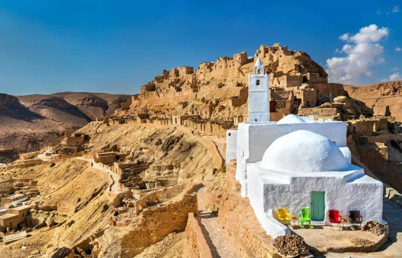 Le village berbère de Chenini et sa superbe mosquée.