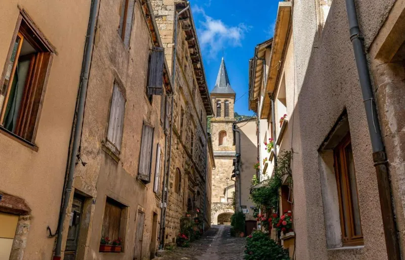 Une ruelle du village de Florac.