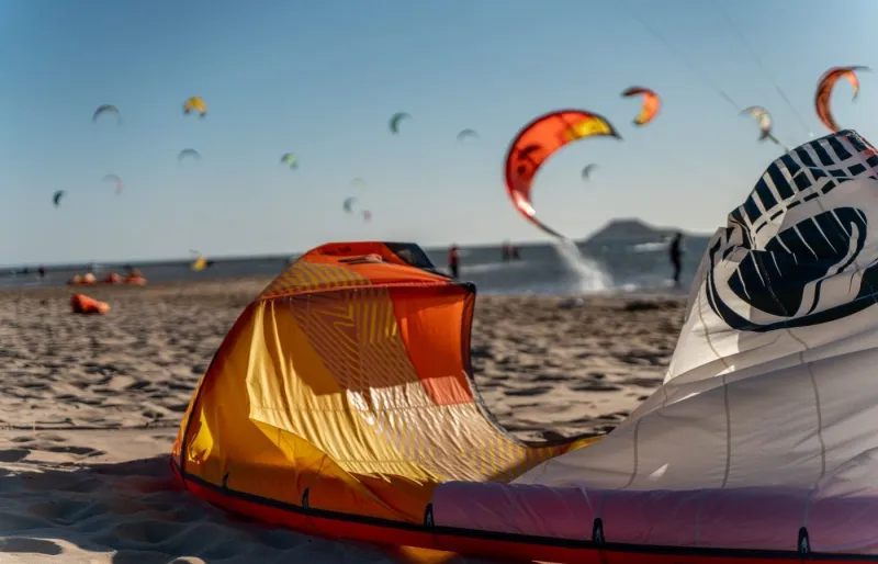 Dakhla attire les kitesurfeurs du monde entier.