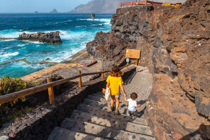 La piscine naturelle de La Maceta sur l'île d'El Hierro.