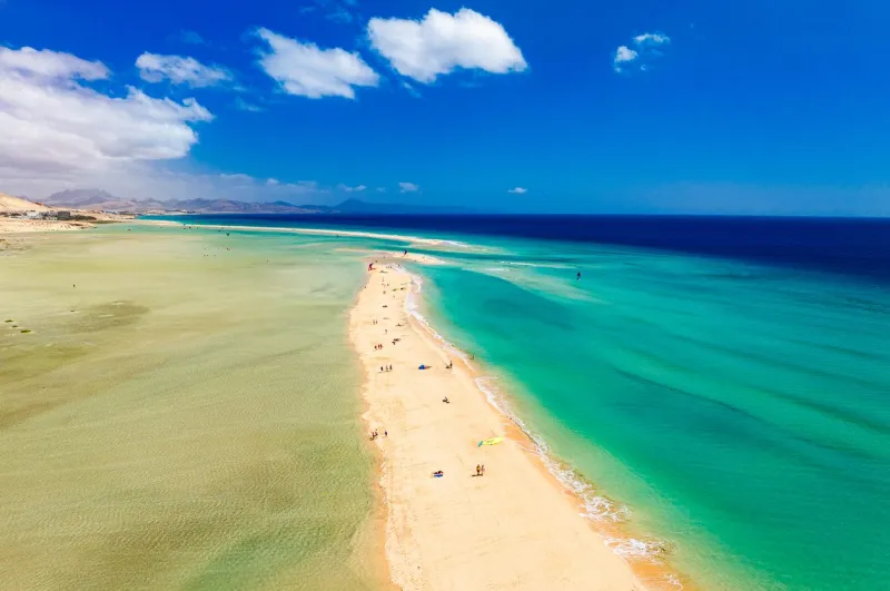 La plage de Sotavento a des airs de Caraïbes.