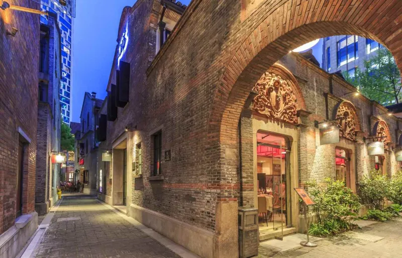 Les shíkùmén sont un type d’habitat traditionnel typique de Shanghai, apparu à la fin du XIXᵉ siècle.