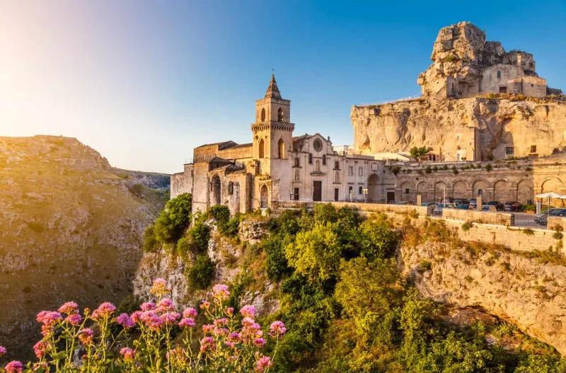 Le village de Matera au lever du soleil.