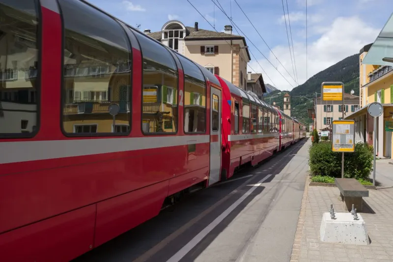 Le départ du Bernina Express se fait dans la gare de Chur ou Saint-Moritz.