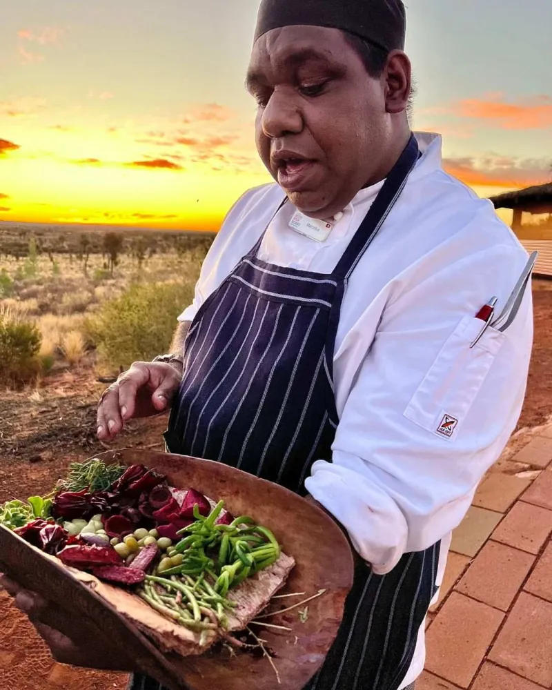 Offrez-vous un dîner inoubliable face au rocher australien.