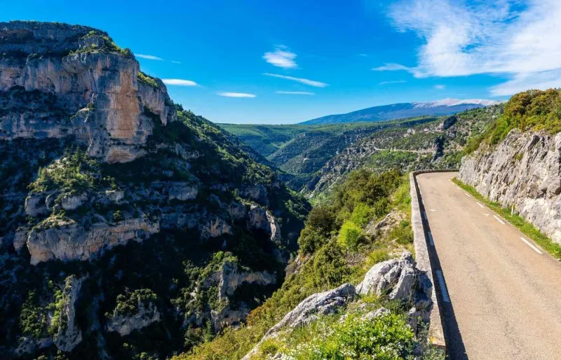 La route panoramique des gorges de la Nesque.