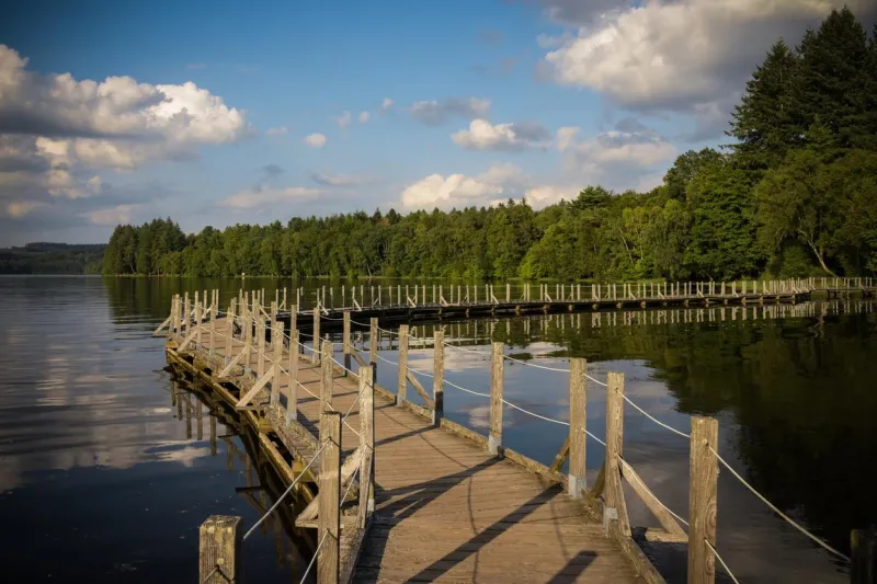 Le lac des Settons dans le Morvan.