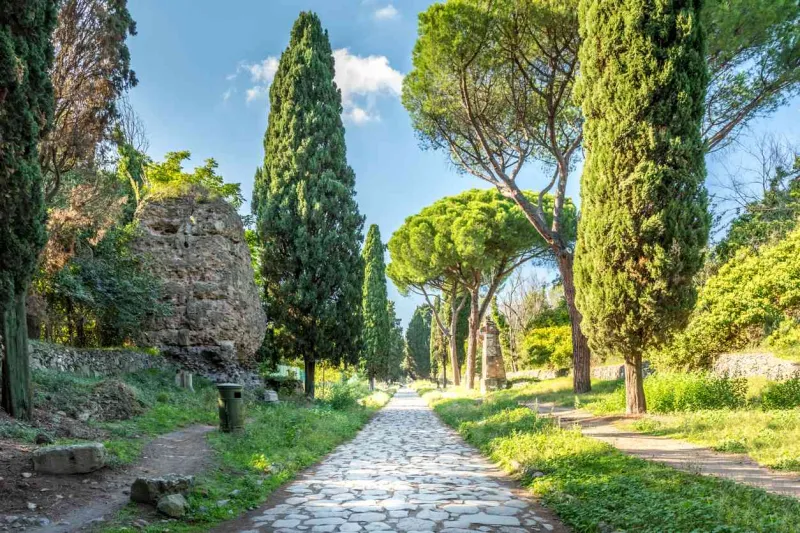 La Via Appia Antica est une route romaine mythique où l’on marche au cœur de plus de 2 000 ans d’histoire.