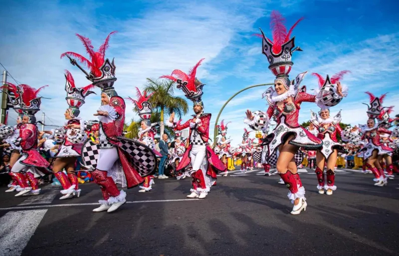 Le carnaval de Santa Cruz de Tenerife est l’un des plus grands et des plus spectaculaires au monde.