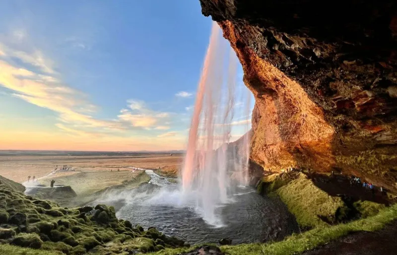 La cascade de Seljalandsfoss.