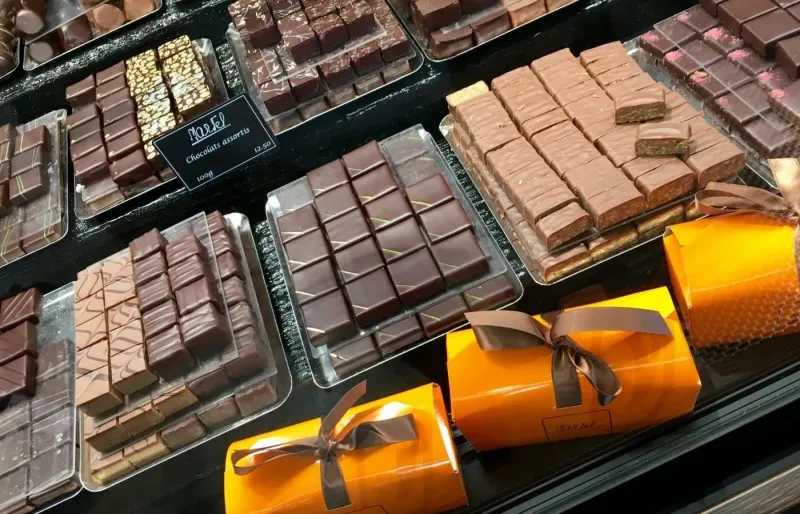 Chocolats artisanaux dans une chocolaterie traditionnelle de Genève