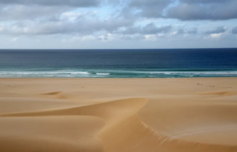 Dunes de Chaves à Boa Vista, face à l’océan Atlantique, au Cap-Vert
