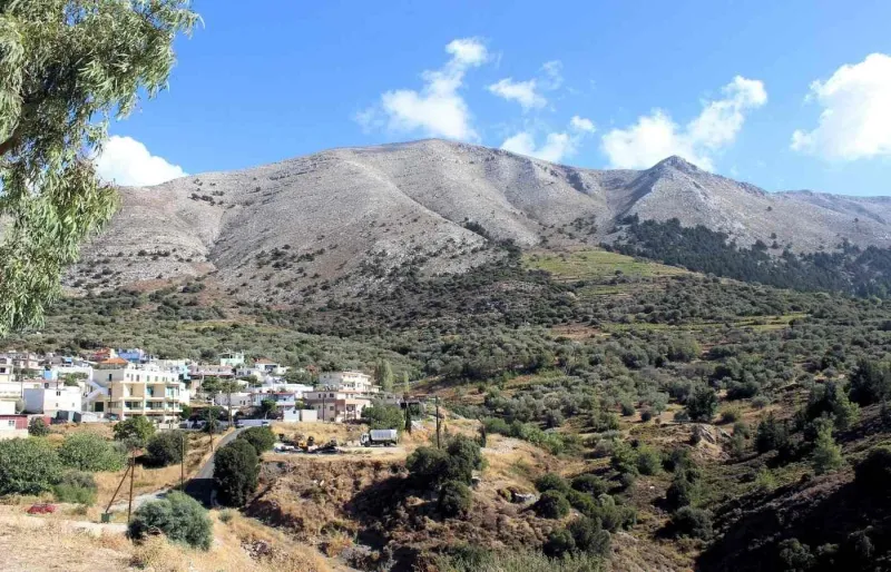 Partez à la découverte de l'arrière-pays montagneux de Rhodes.