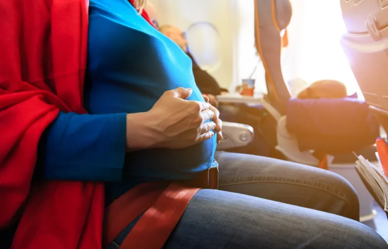 Il est généralement possible de voyager en avion jusqu'à son 7e mois de grossesse.