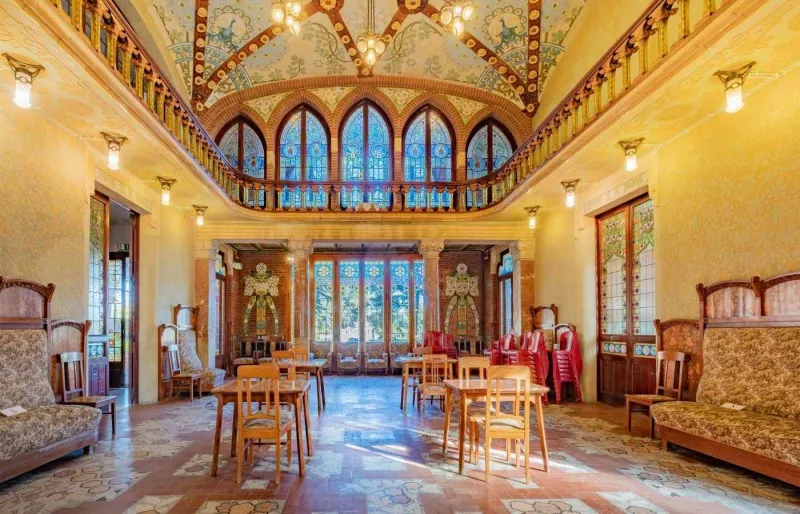 L'intérieur de l’Institut Pere Mata, conçue par l’architecte moderniste catalan Lluís Domènech i Montaner.
