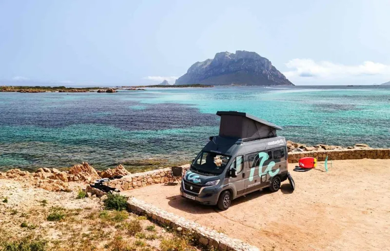 Un van Roadsurfer en Italie