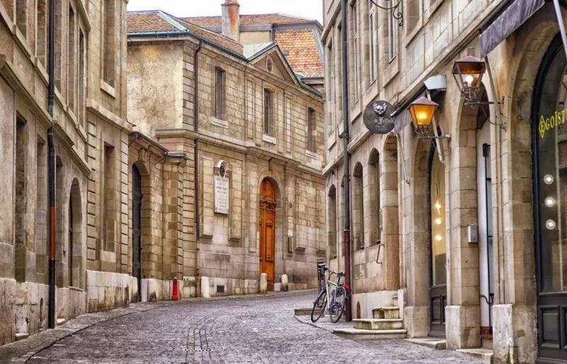 Ruelles pavées de la vieille ville de Genève autour de la place du Bourg-de-Four