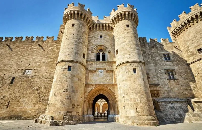 Le Palais des Grands Maîtres dans la vieille ville de Rhodes.