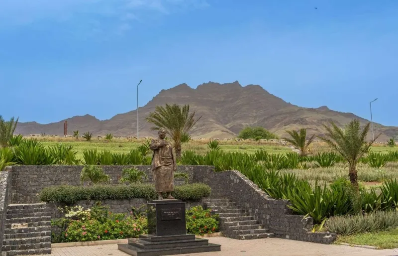 Statue de Cesária Évora à l’aéroport international Cesária Évora de São Vicente, Cap-Vert