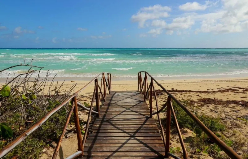 Playa Pilar à Cayo Coco, l’une des plus belles plages de Cuba aux eaux turquoise et sable blanc
