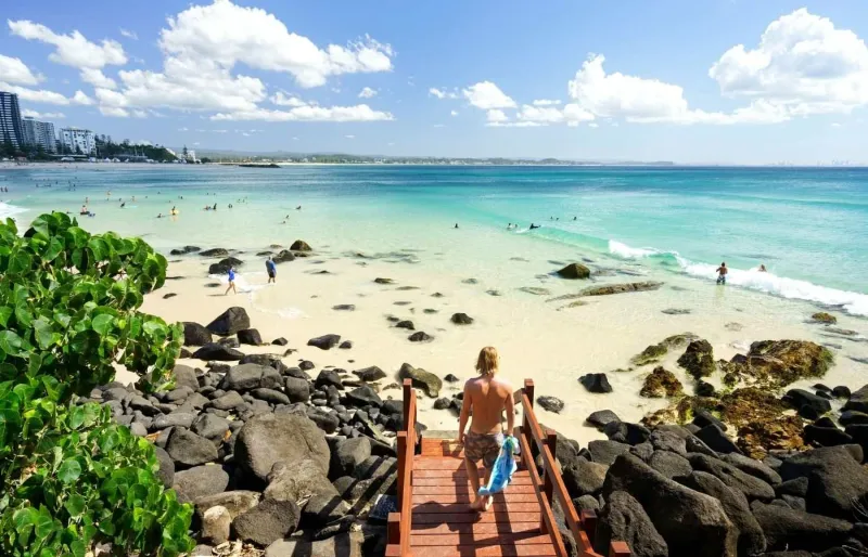 Eaux bleues de la Gold Coast Sud à Coolangatta, Queensland, Australie